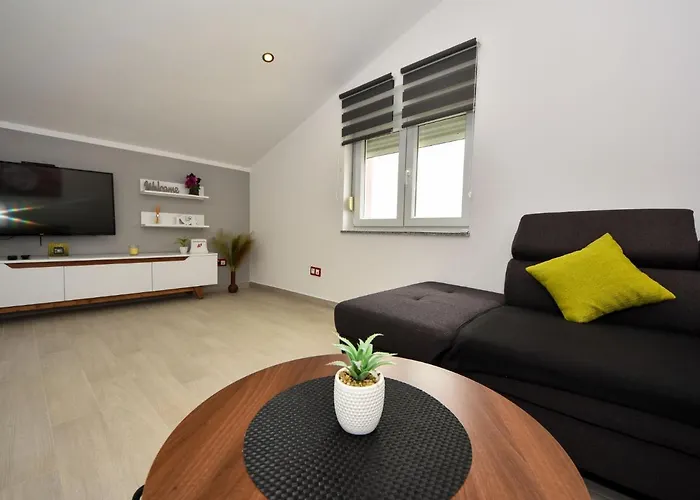 Ika By Interhome Maslenica